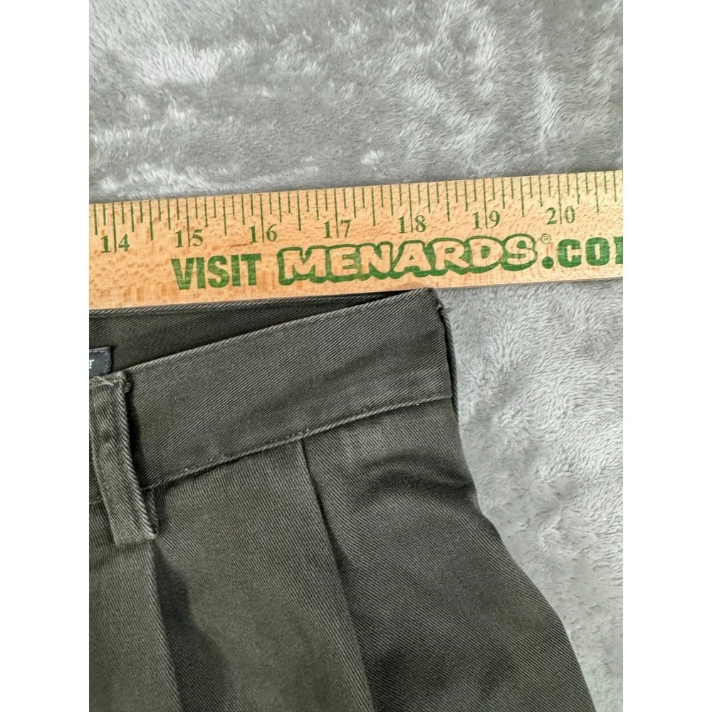 Eddie Bauer Chino Pants Mens 38x30 Green Classic Fit Pleated Wrinkle Resistant - Picture 9 of 16